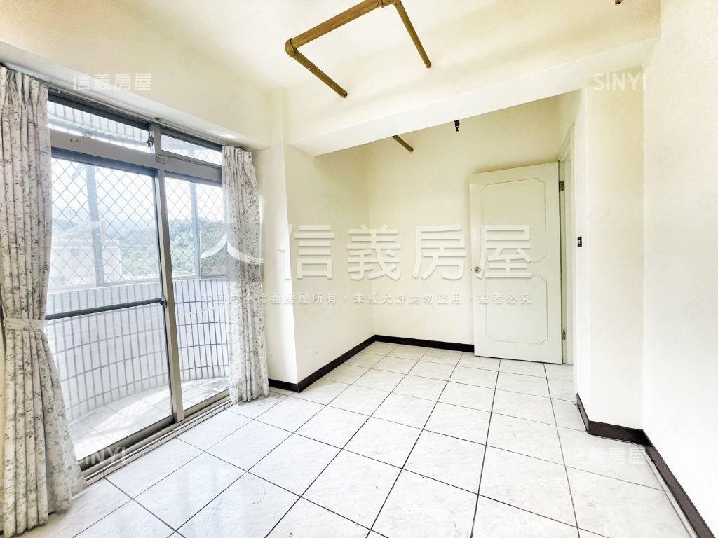 東方山莊四房車位房屋室內格局與周邊環境