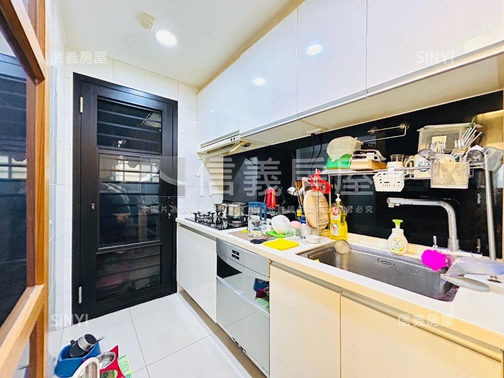 富麗河質感裝潢雙衛浴開窗房屋室內格局與周邊環境