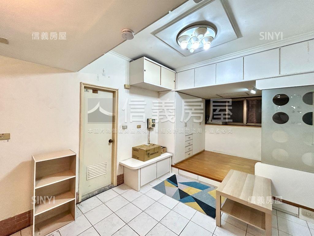 近西門町小資電梯首選房屋室內格局與周邊環境
