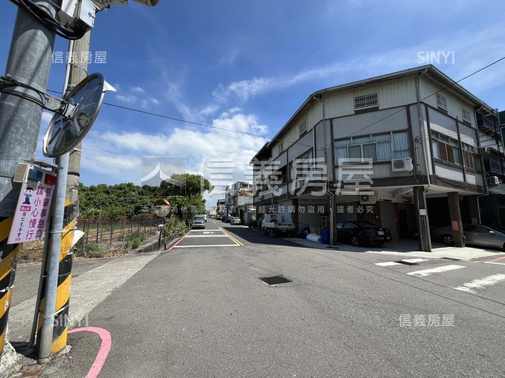 南屯角間大地坪店面房屋室內格局與周邊環境