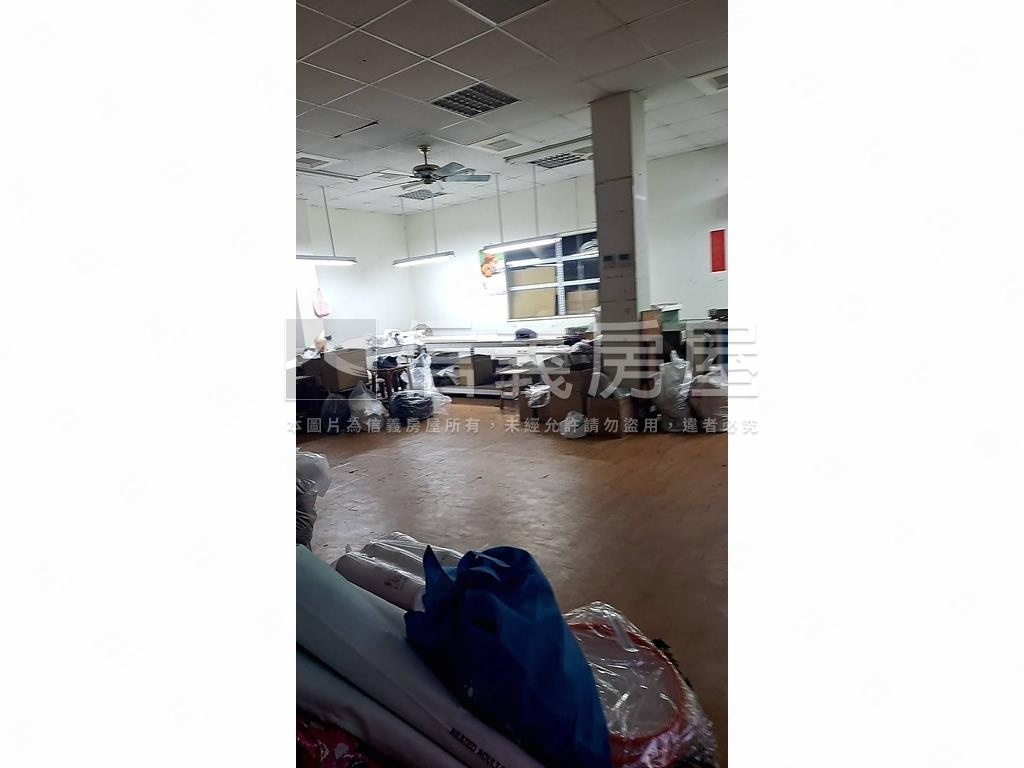 南屯角間大地坪店面房屋室內格局與周邊環境