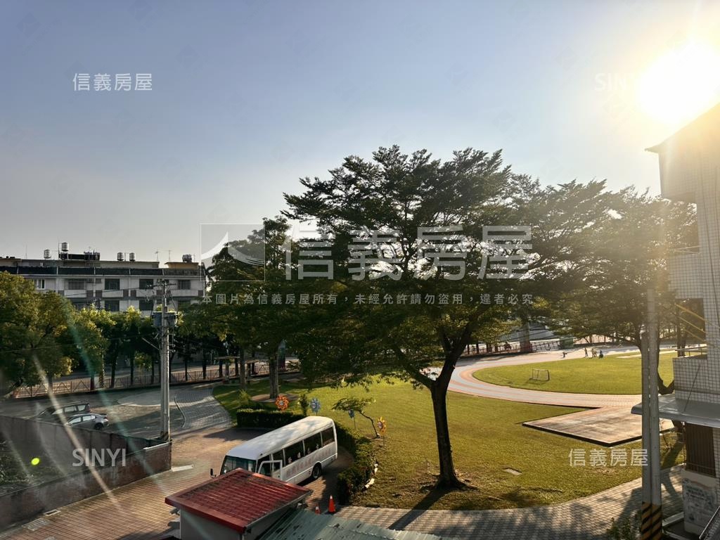 高雄旗山旗尾國小獨棟透天房屋室內格局與周邊環境