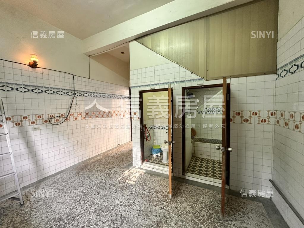 高雄旗山旗尾國小獨棟透天房屋室內格局與周邊環境