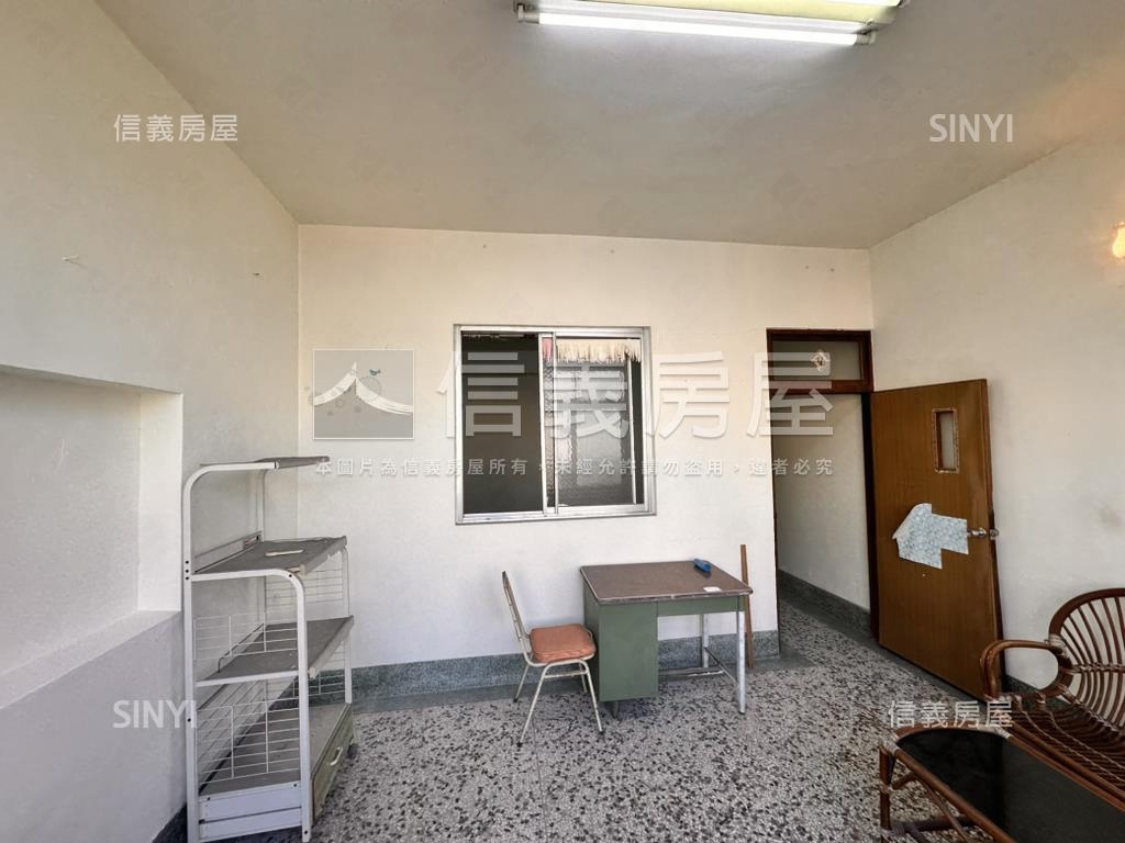 高雄旗山旗尾國小獨棟透天房屋室內格局與周邊環境