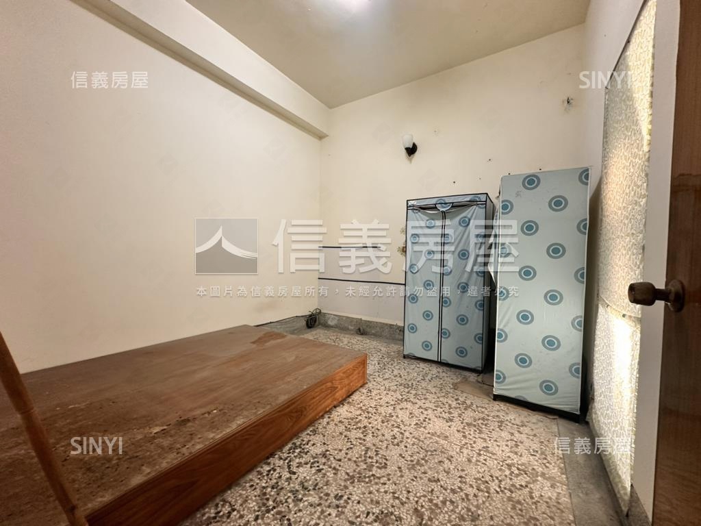 高雄旗山旗尾國小獨棟透天房屋室內格局與周邊環境