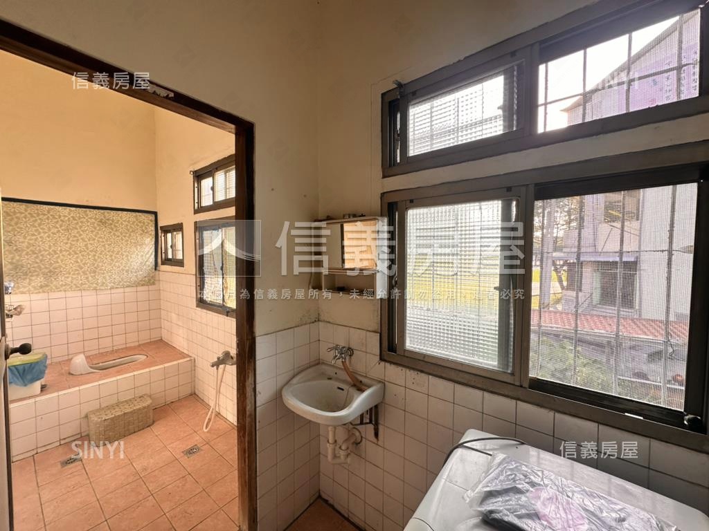 高雄旗山旗尾國小獨棟透天房屋室內格局與周邊環境