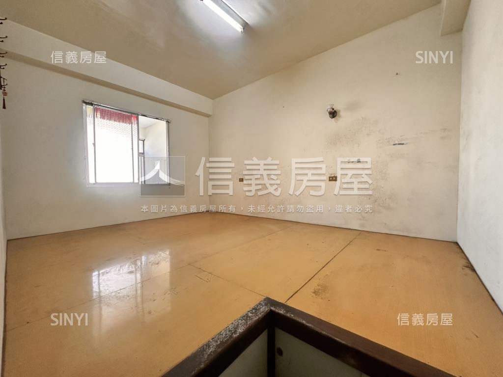 高雄旗山旗尾國小獨棟透天房屋室內格局與周邊環境