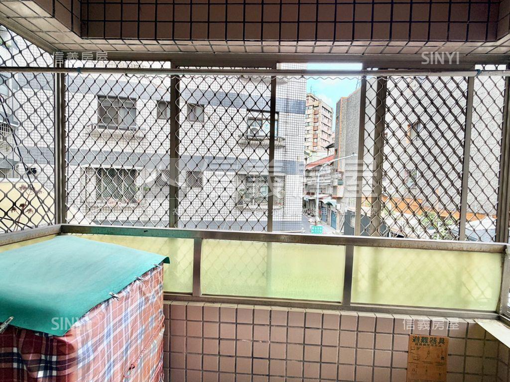 文藻榮總採光電梯宅好停車房屋室內格局與周邊環境