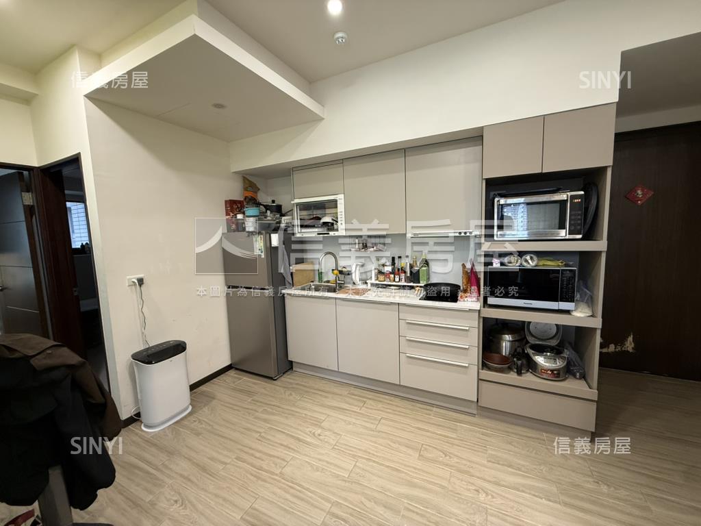 灣岸ＶＩＬＬＡ兩房車位房屋室內格局與周邊環境