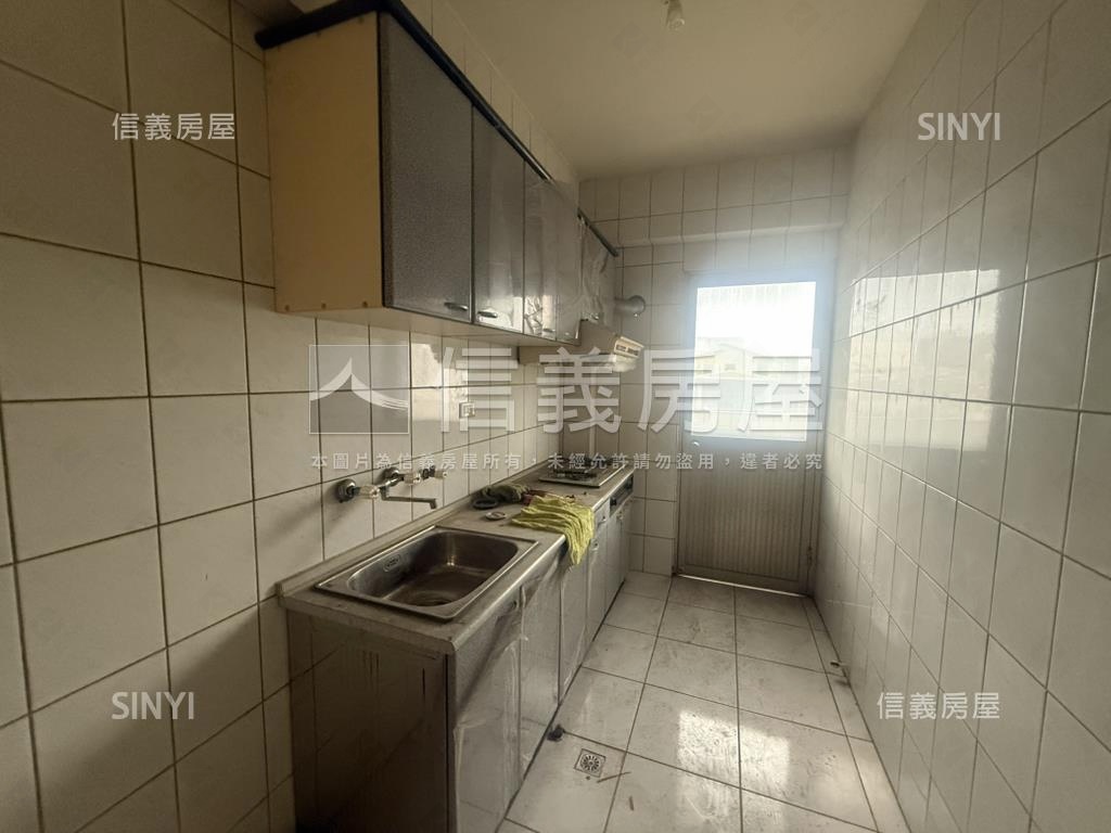 水湳市場。電梯大３房房屋室內格局與周邊環境