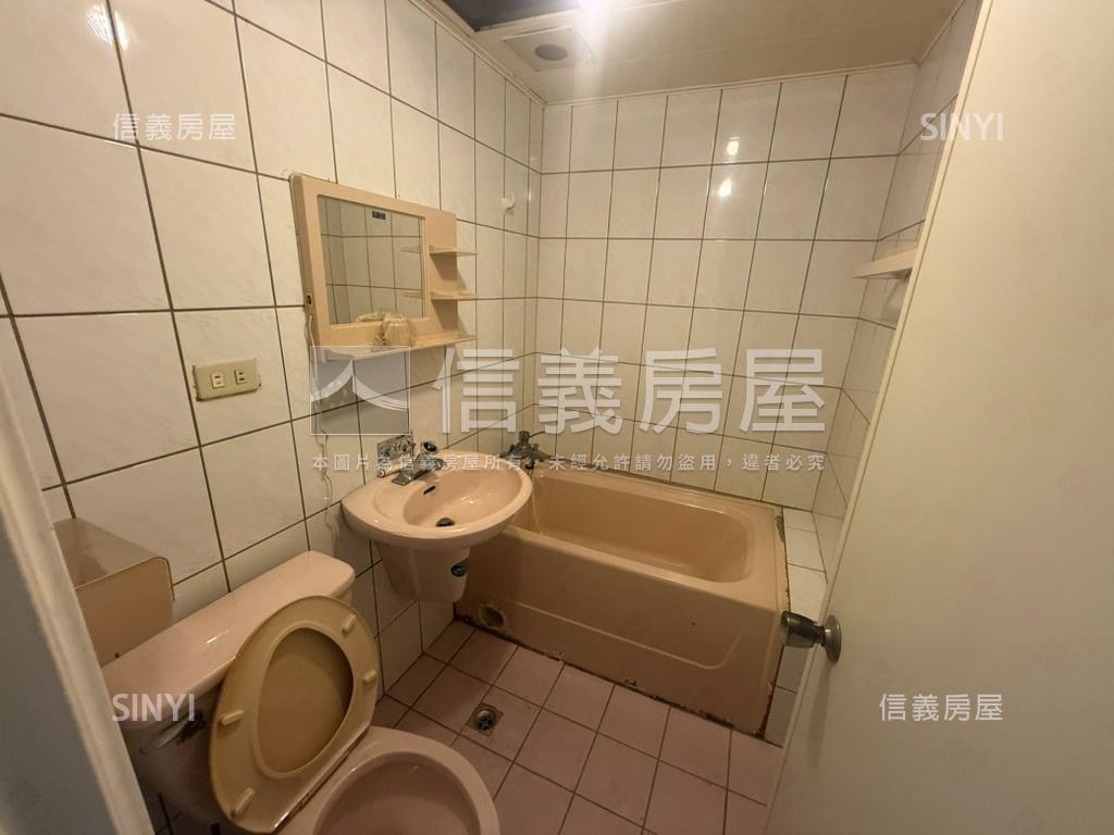 水湳市場。電梯大３房房屋室內格局與周邊環境