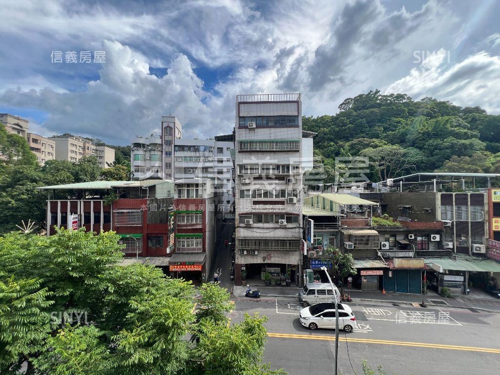 陸光經典四房車位房屋室內格局與周邊環境