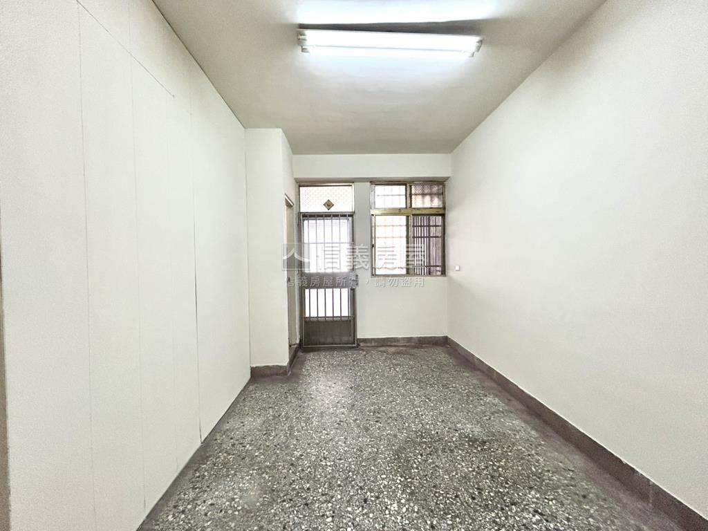 鬧中取靜方便停車臨路透天房屋室內格局與周邊環境