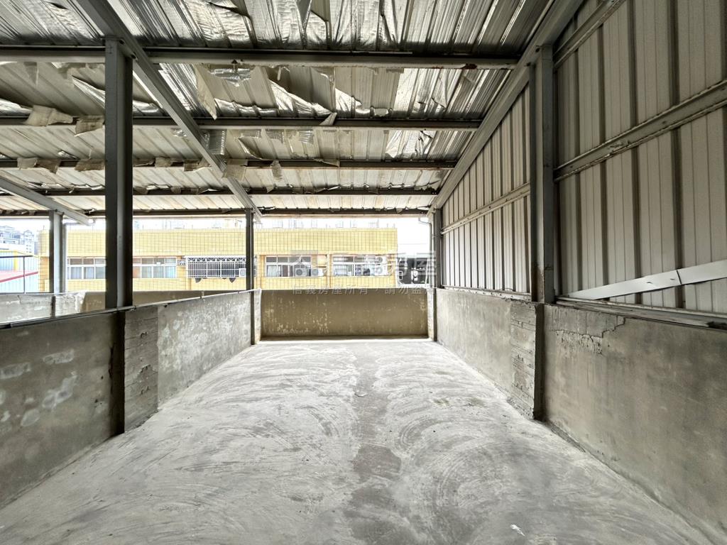 鬧中取靜方便停車臨路透天房屋室內格局與周邊環境