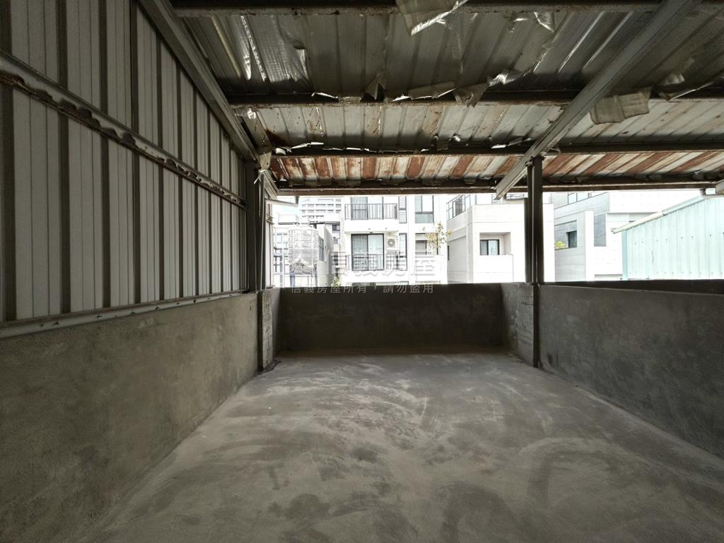 鬧中取靜方便停車臨路透天房屋室內格局與周邊環境