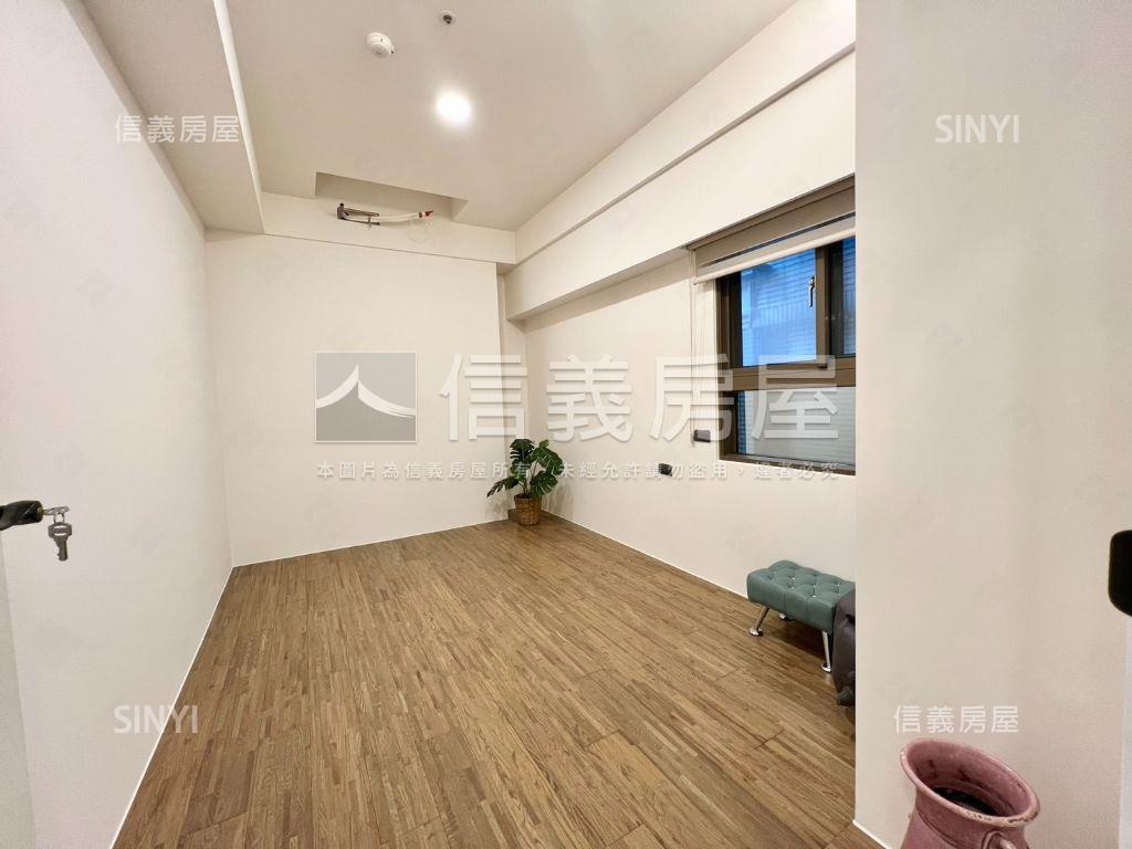 巨蛋現代全新高檔裝潢三房房屋室內格局與周邊環境