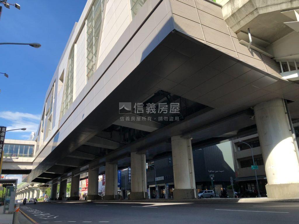 觀市政美視野４房雙平車位房屋室內格局與周邊環境