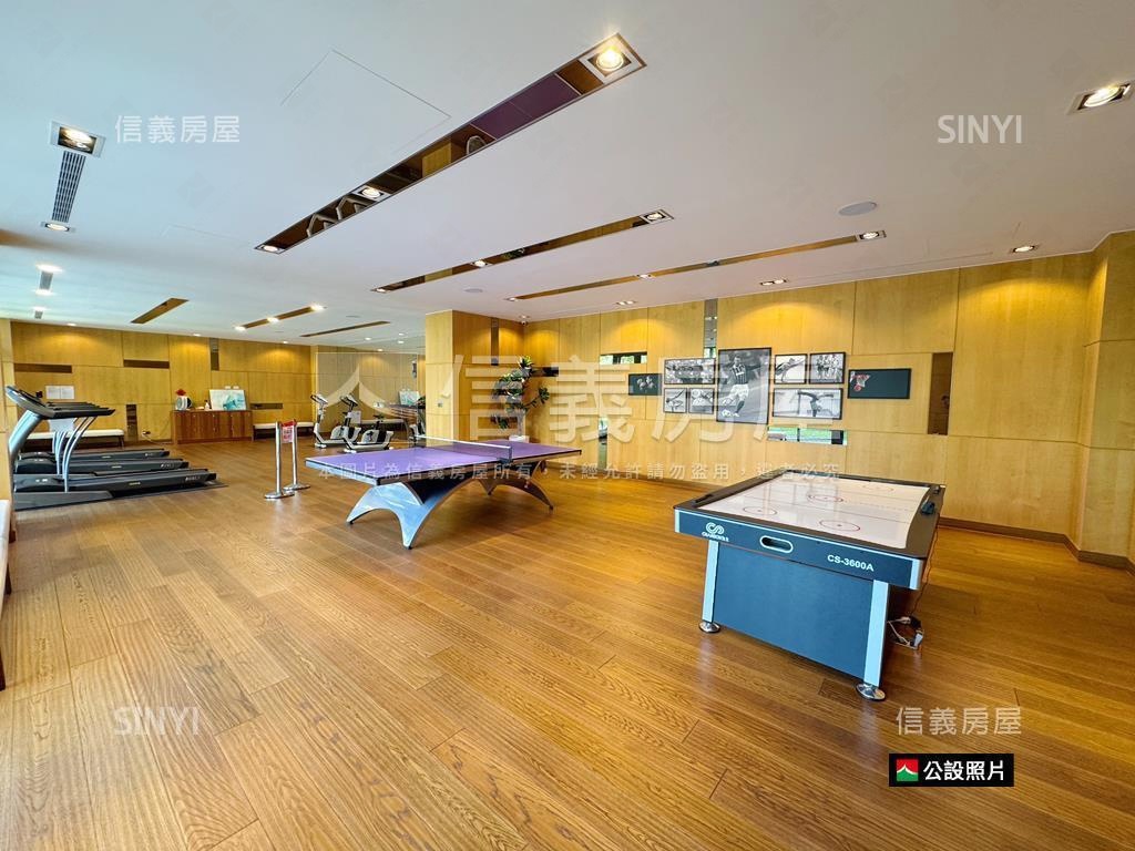 屋齡新景觀三房車位房屋室內格局與周邊環境