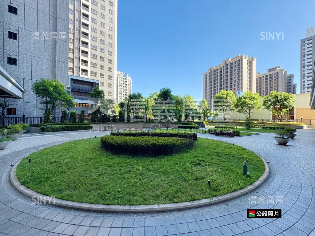 屋齡新景觀三房車位房屋室內格局與周邊環境