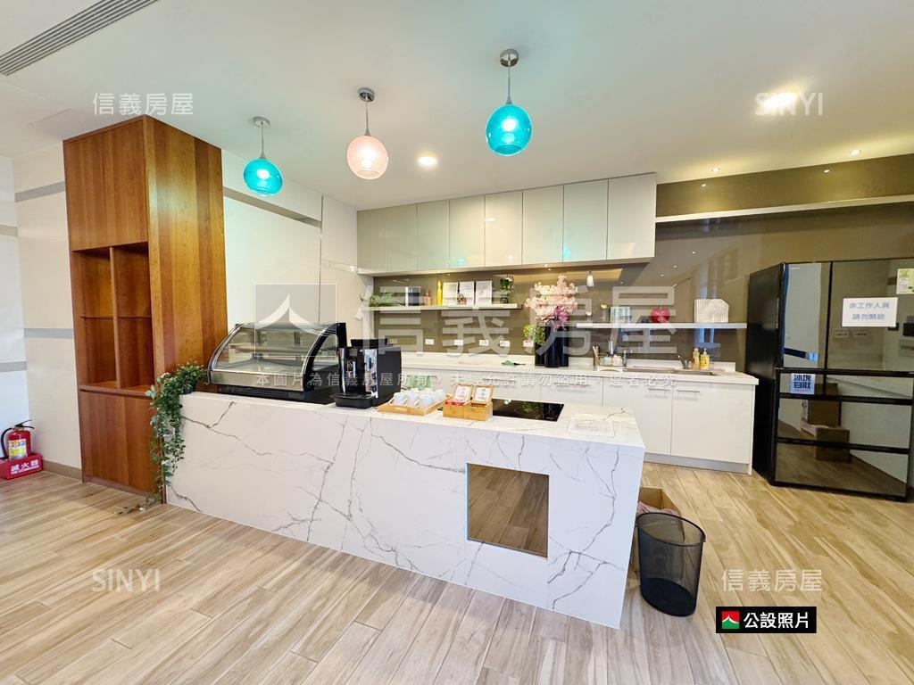 屋齡新景觀三房車位房屋室內格局與周邊環境