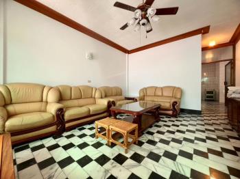 歸仁國中｜傳統車庫透天