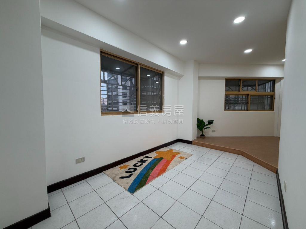 慈華街三房電梯華廈房屋室內格局與周邊環境