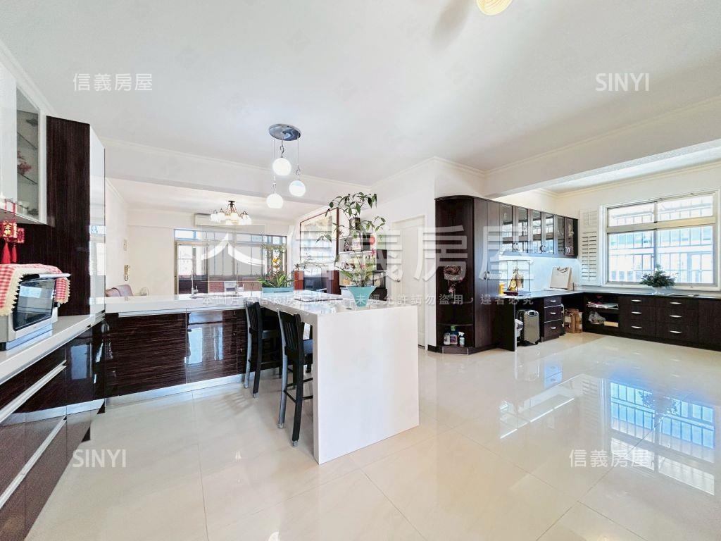 近青溪國小大三房車位房屋室內格局與周邊環境