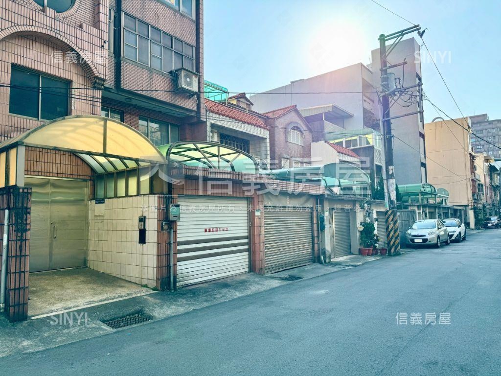 近青溪國小大三房車位房屋室內格局與周邊環境