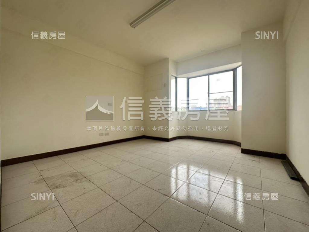 明誠二路正五樓店面房屋室內格局與周邊環境