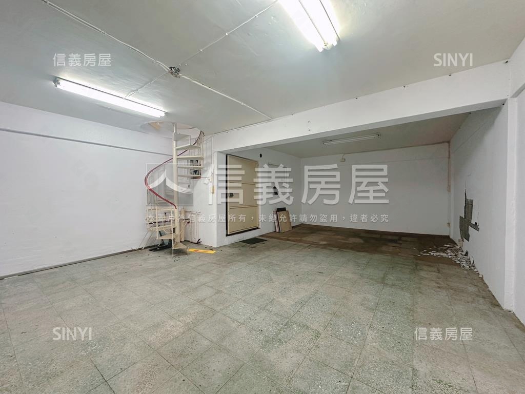 雙店面｜承德橋顯眼金店面房屋室內格局與周邊環境