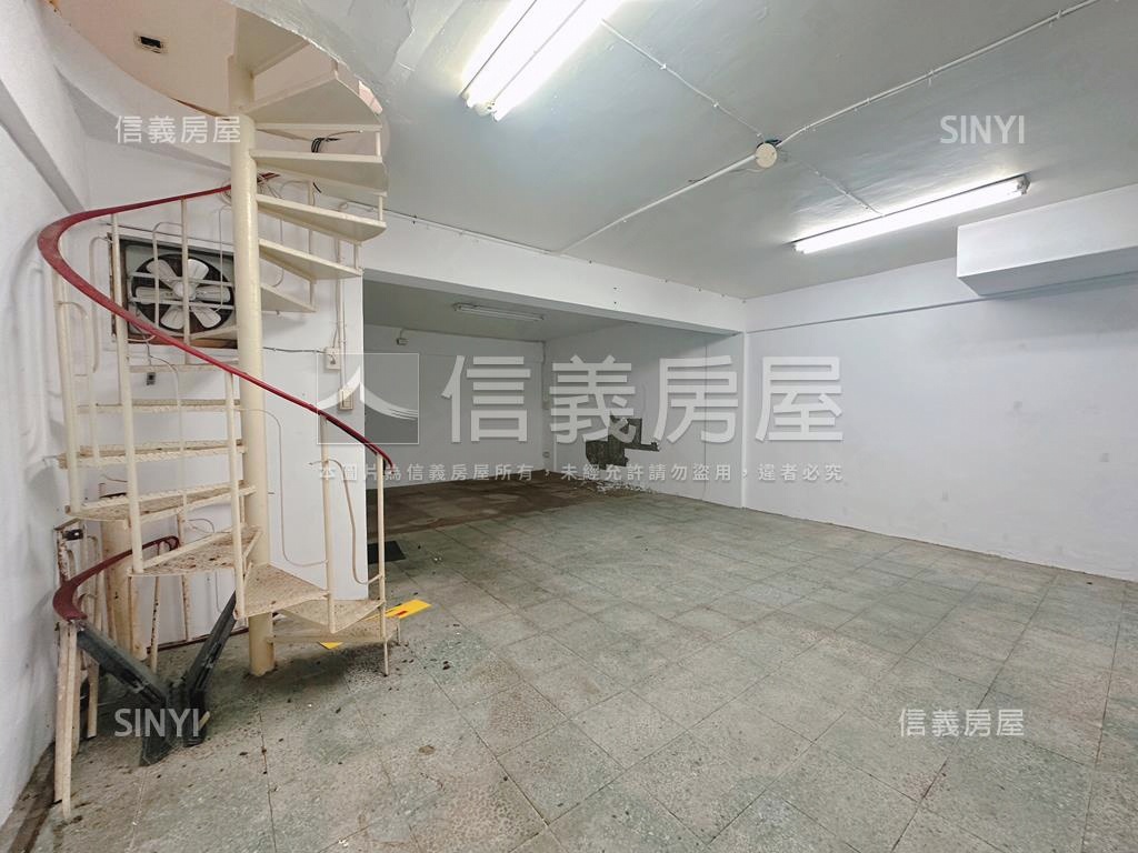 雙店面｜承德橋顯眼金店面房屋室內格局與周邊環境