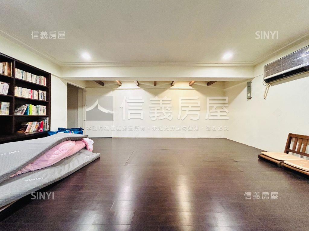 芝山靜巷一樓門前停車方便房屋室內格局與周邊環境