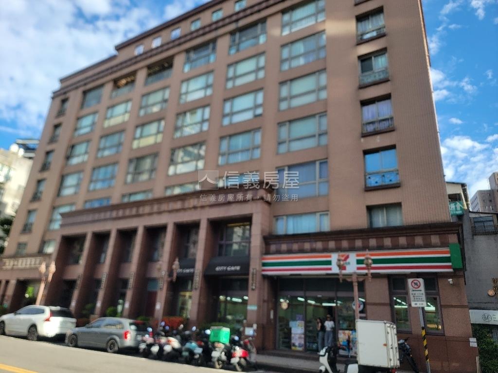 忠孝新生站低總價挑高小品房屋室內格局與周邊環境