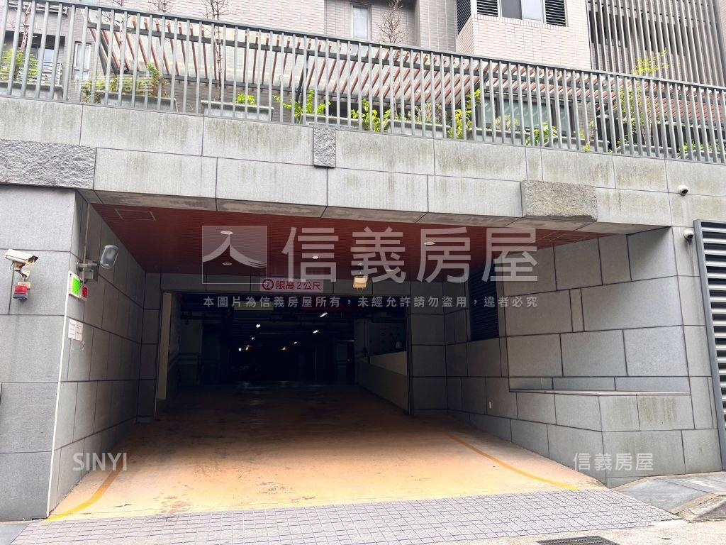 無價山景森之ＣＨＩＬＬ房屋室內格局與周邊環境