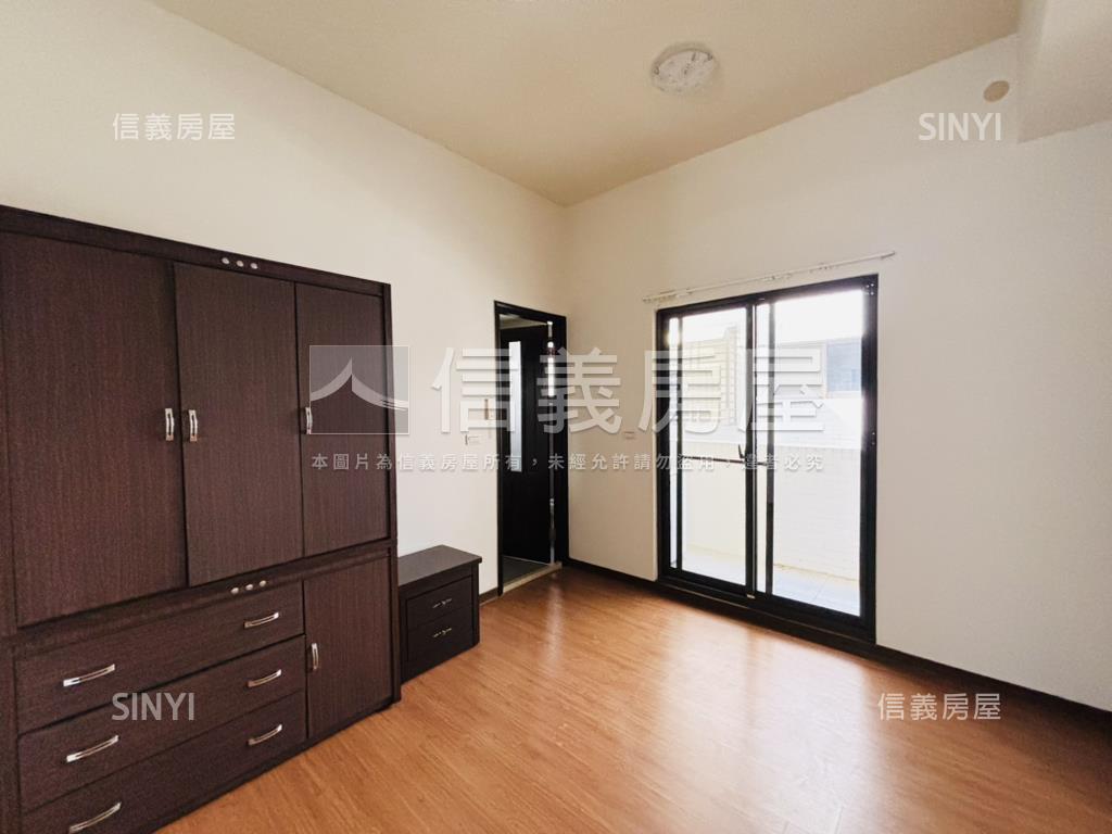 ＬＭ｜大面寬雙車豪墅房屋室內格局與周邊環境