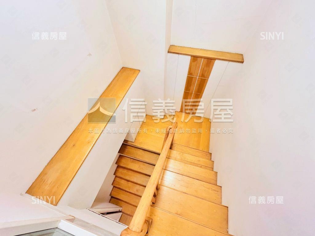 中正巨星˙４房雙車位房屋室內格局與周邊環境
