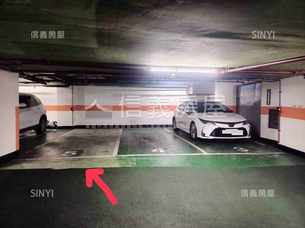 中正巨星˙４房雙車位房屋室內格局與周邊環境