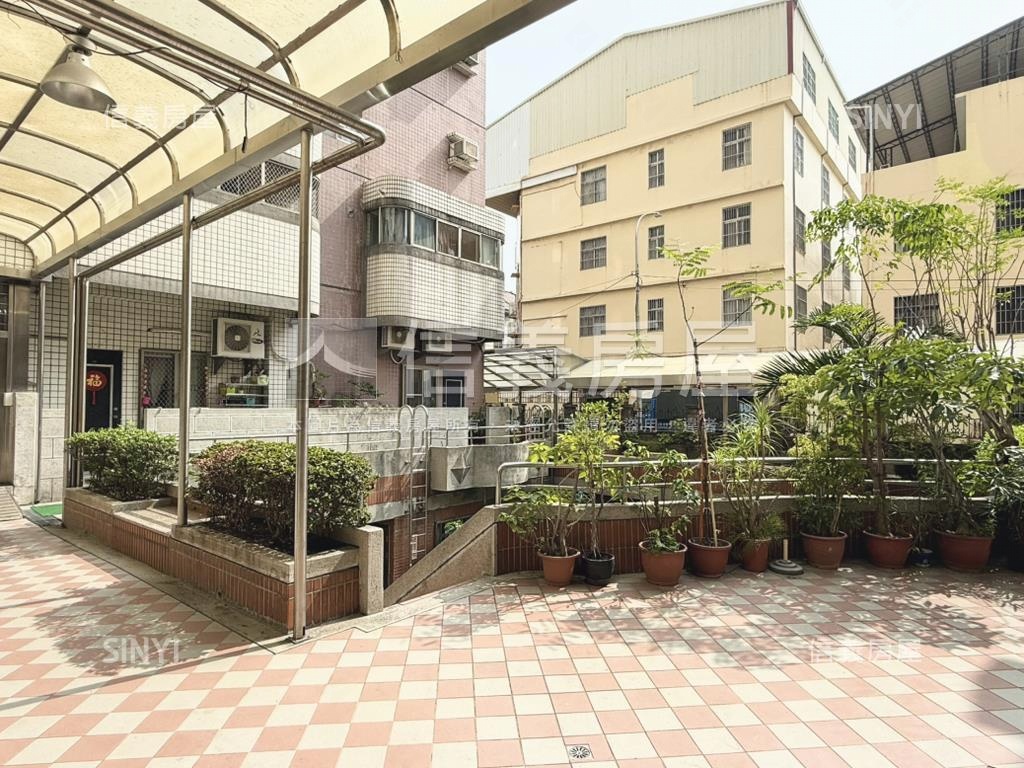 大業學區近捷運大三房平車房屋室內格局與周邊環境