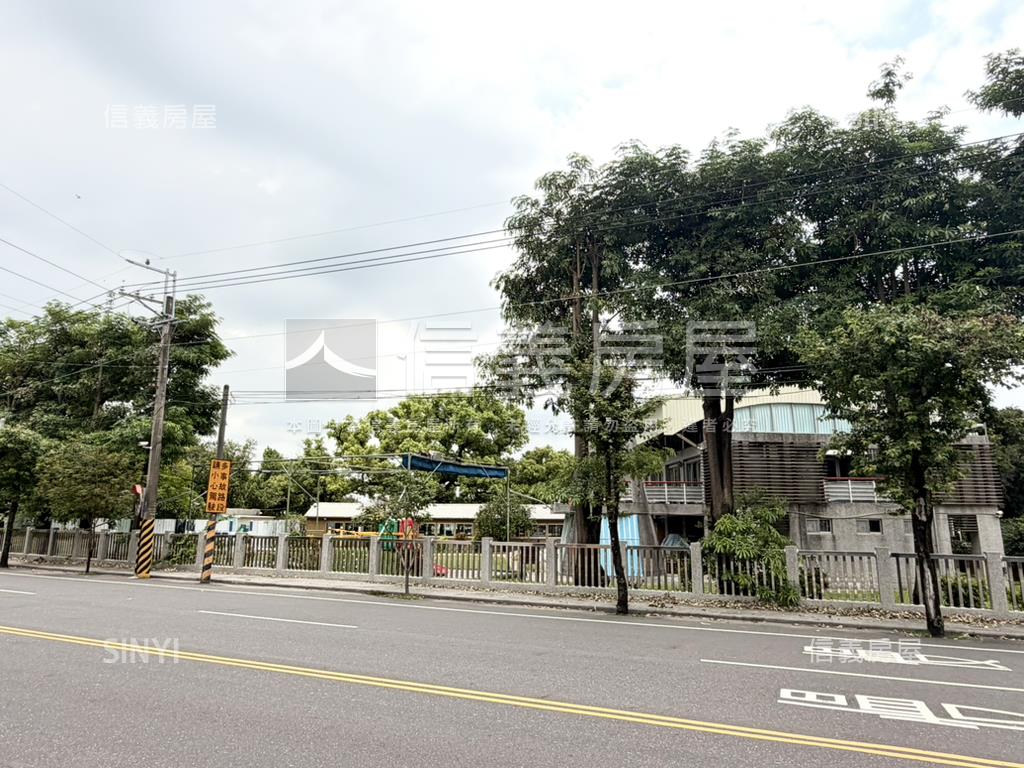 傳家堡輕屋齡柚香車墅房屋室內格局與周邊環境