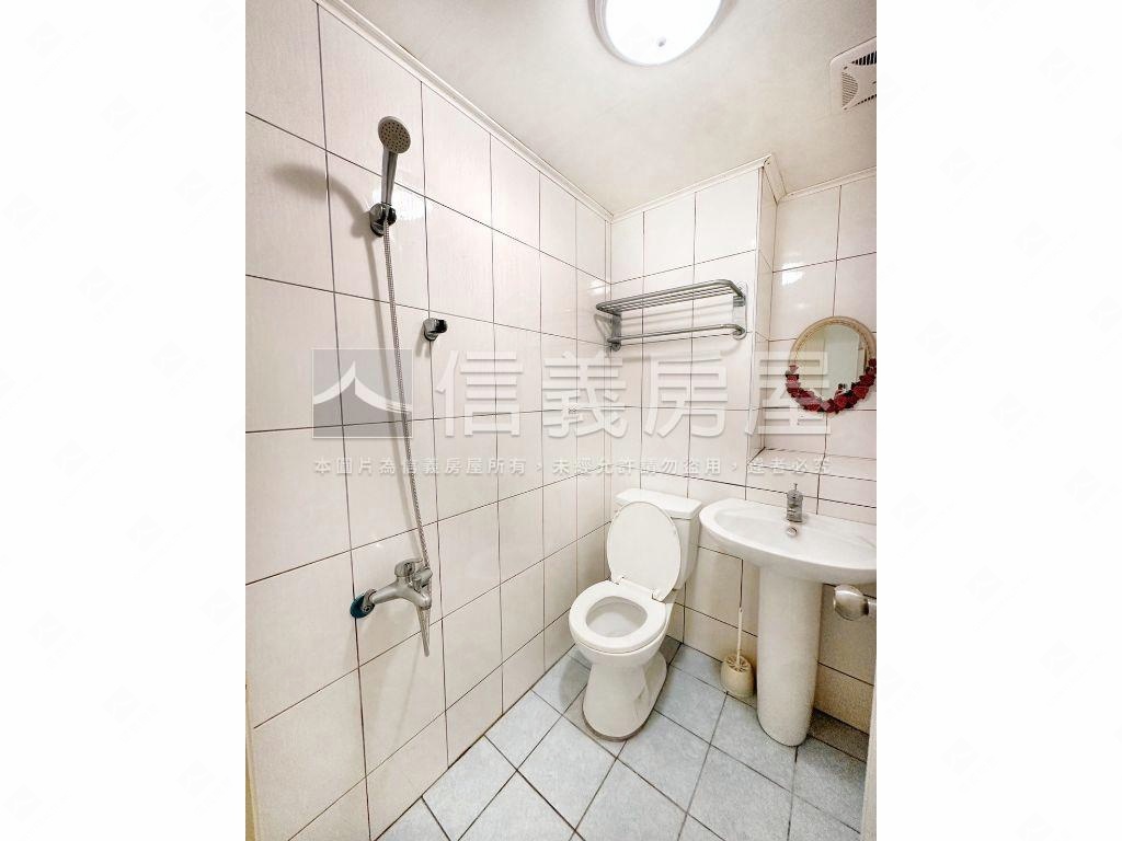 台北神話好屋況３房車位房屋室內格局與周邊環境