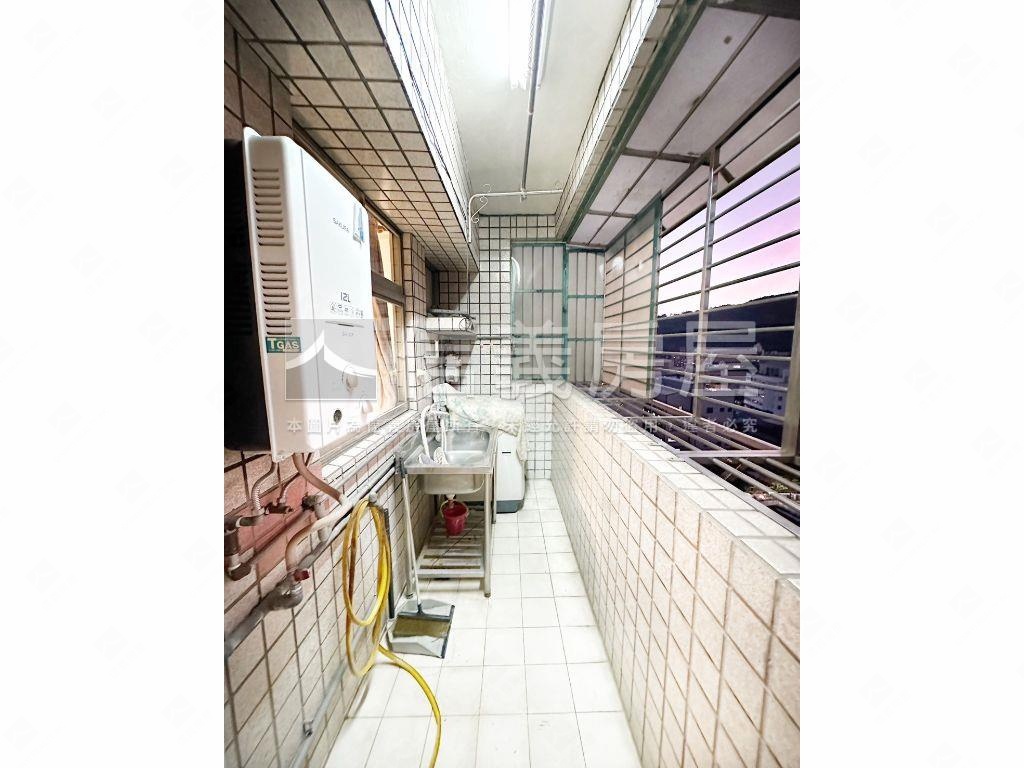 台北神話好屋況３房車位房屋室內格局與周邊環境