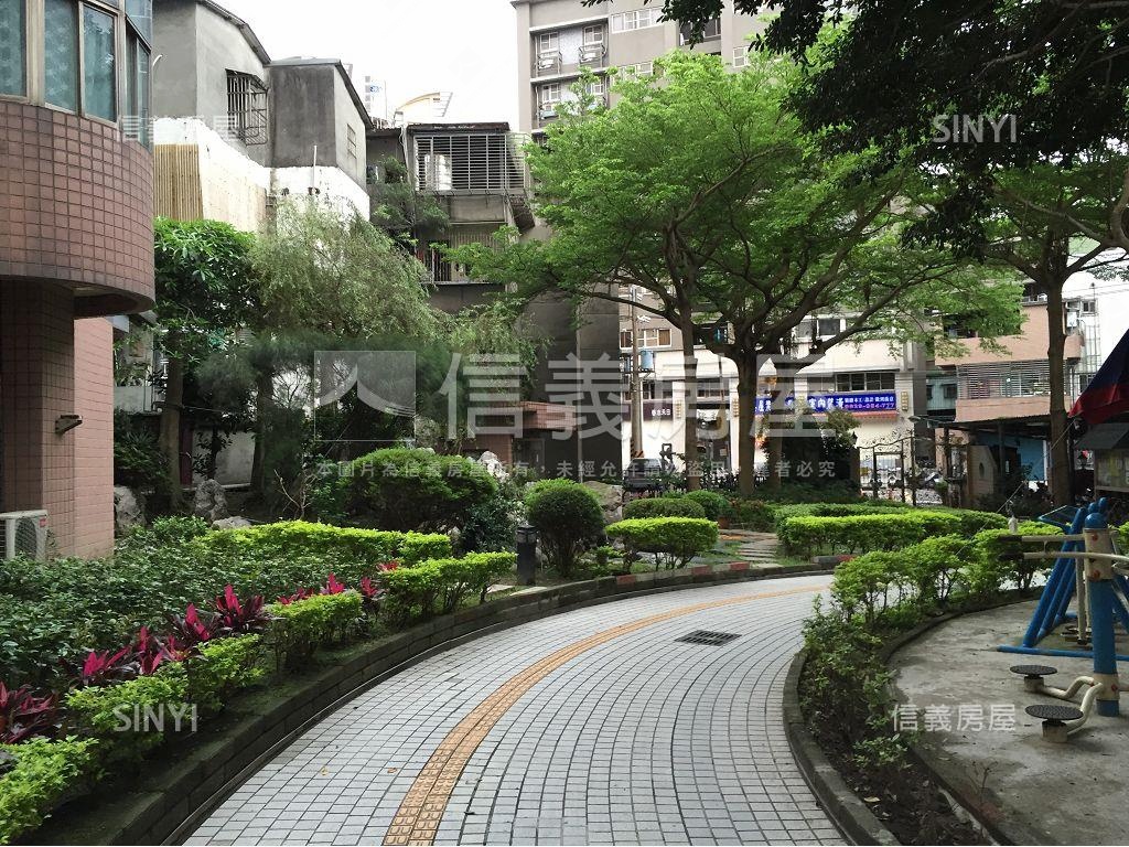 台北神話好屋況３房車位房屋室內格局與周邊環境