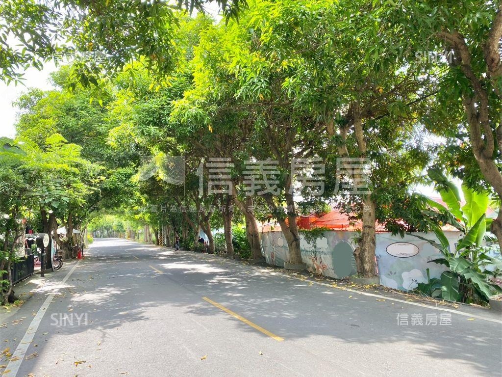近草屯交流道鋼造農舍房屋室內格局與周邊環境