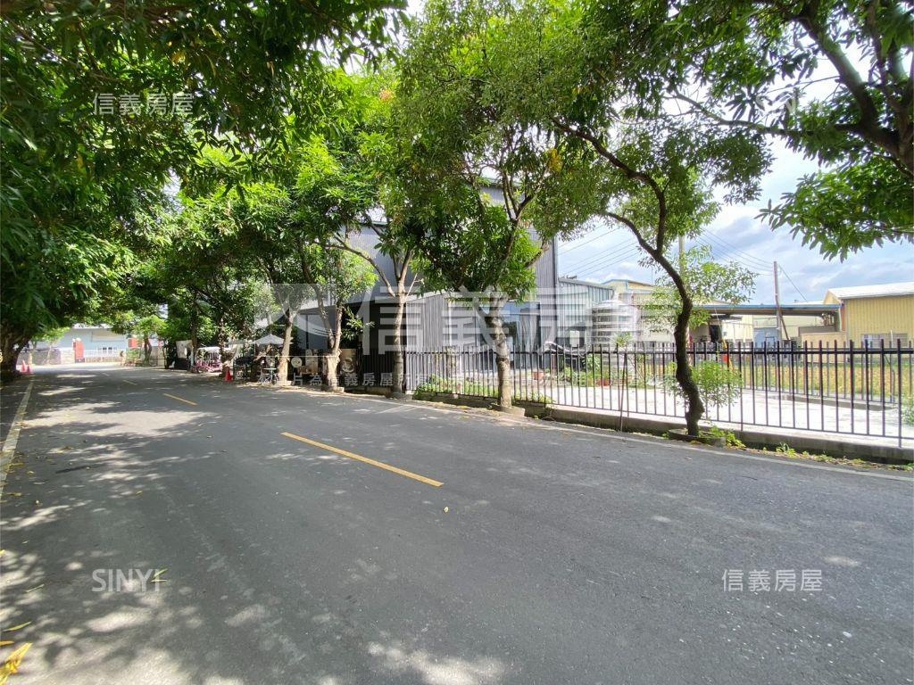 近草屯交流道鋼造農舍房屋室內格局與周邊環境