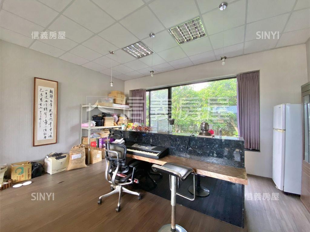 近草屯交流道鋼造農舍房屋室內格局與周邊環境