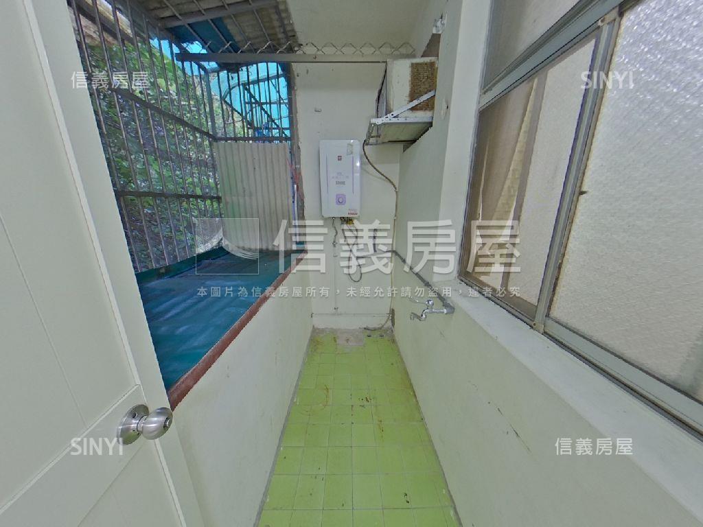 捷運區公所五峰二樓房屋室內格局與周邊環境