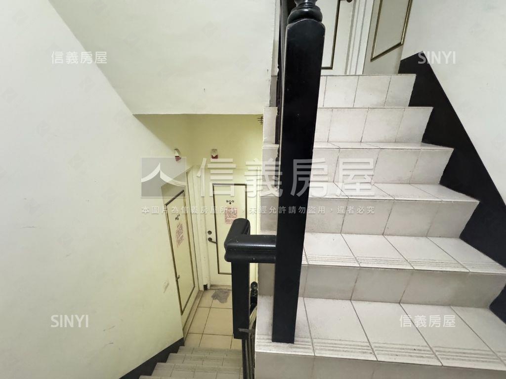 震後大面寬收租透天１４套房屋室內格局與周邊環境