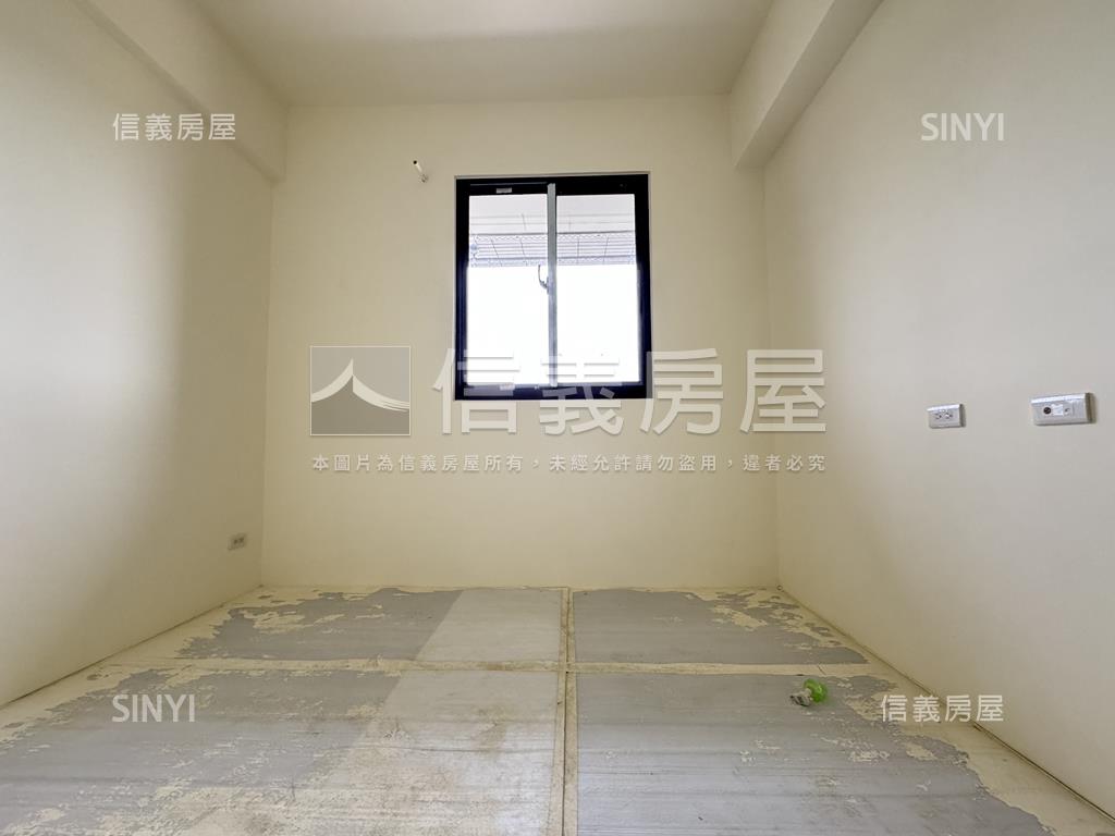 平轉誠售朝東南電梯３房房屋室內格局與周邊環境