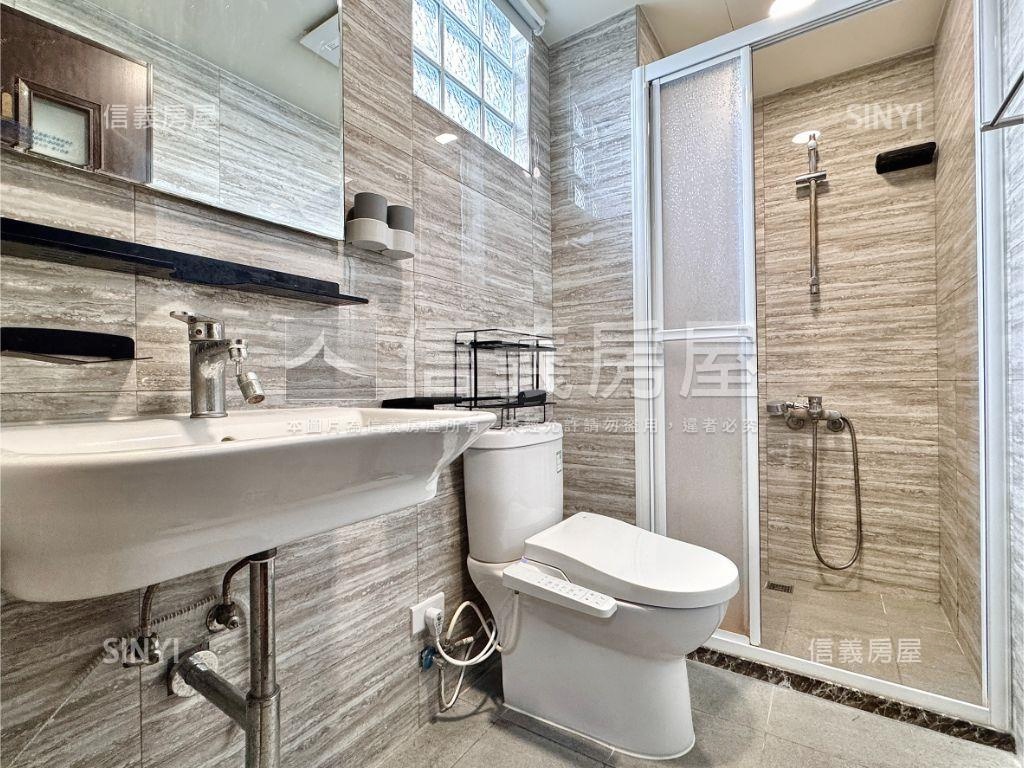 蛋黃區輕屋齡三房平車房屋室內格局與周邊環境