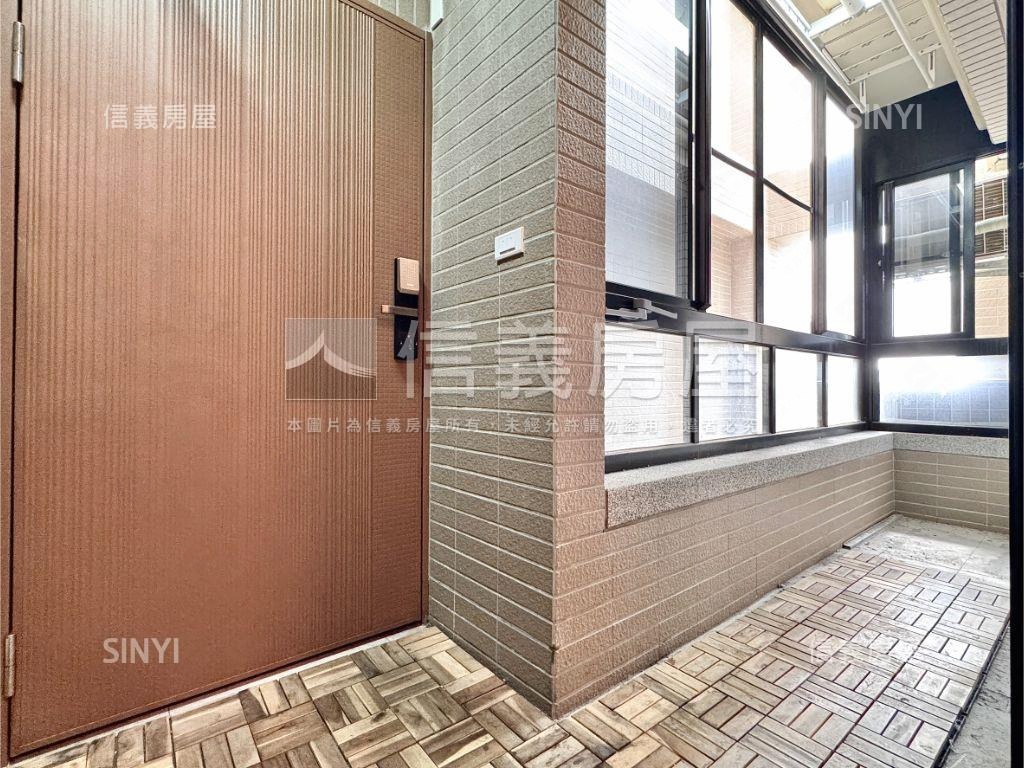 蛋黃區輕屋齡三房平車房屋室內格局與周邊環境